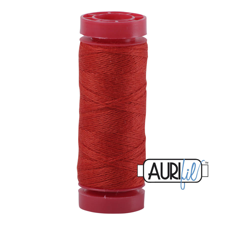 Fil Aurifil composé à 50 % d'acrylique et à 50 % de laine - 8220