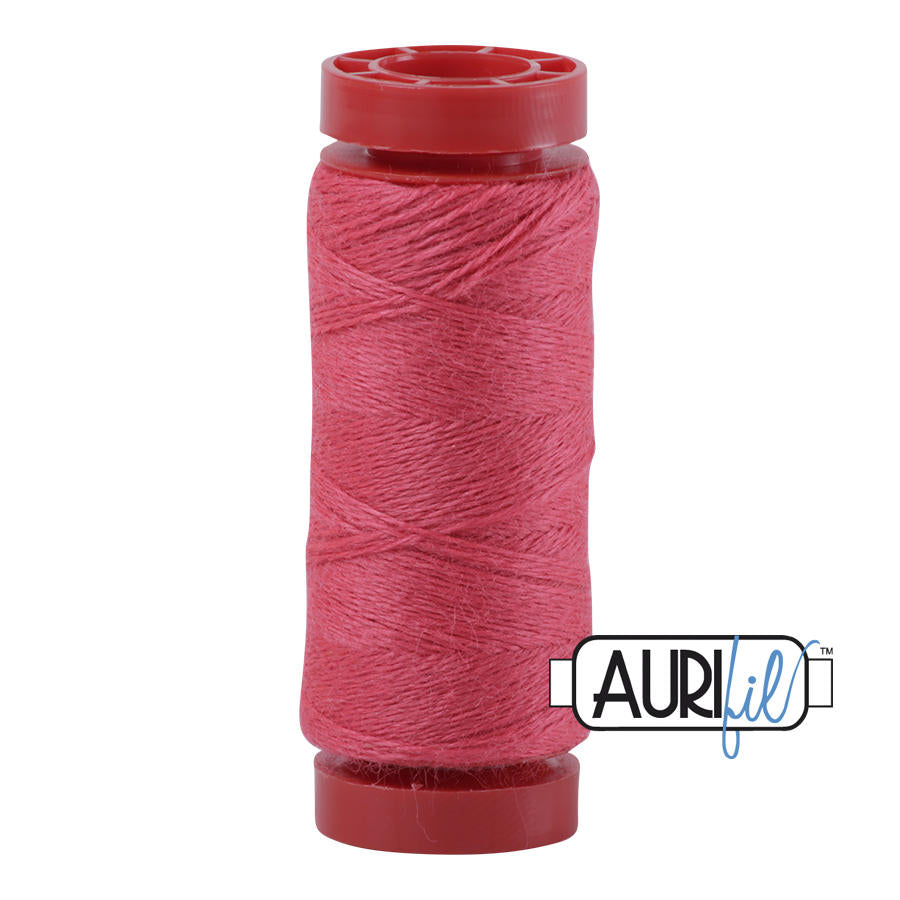 Aurifil thread made of 50% acrylic and 50% wool - 8402