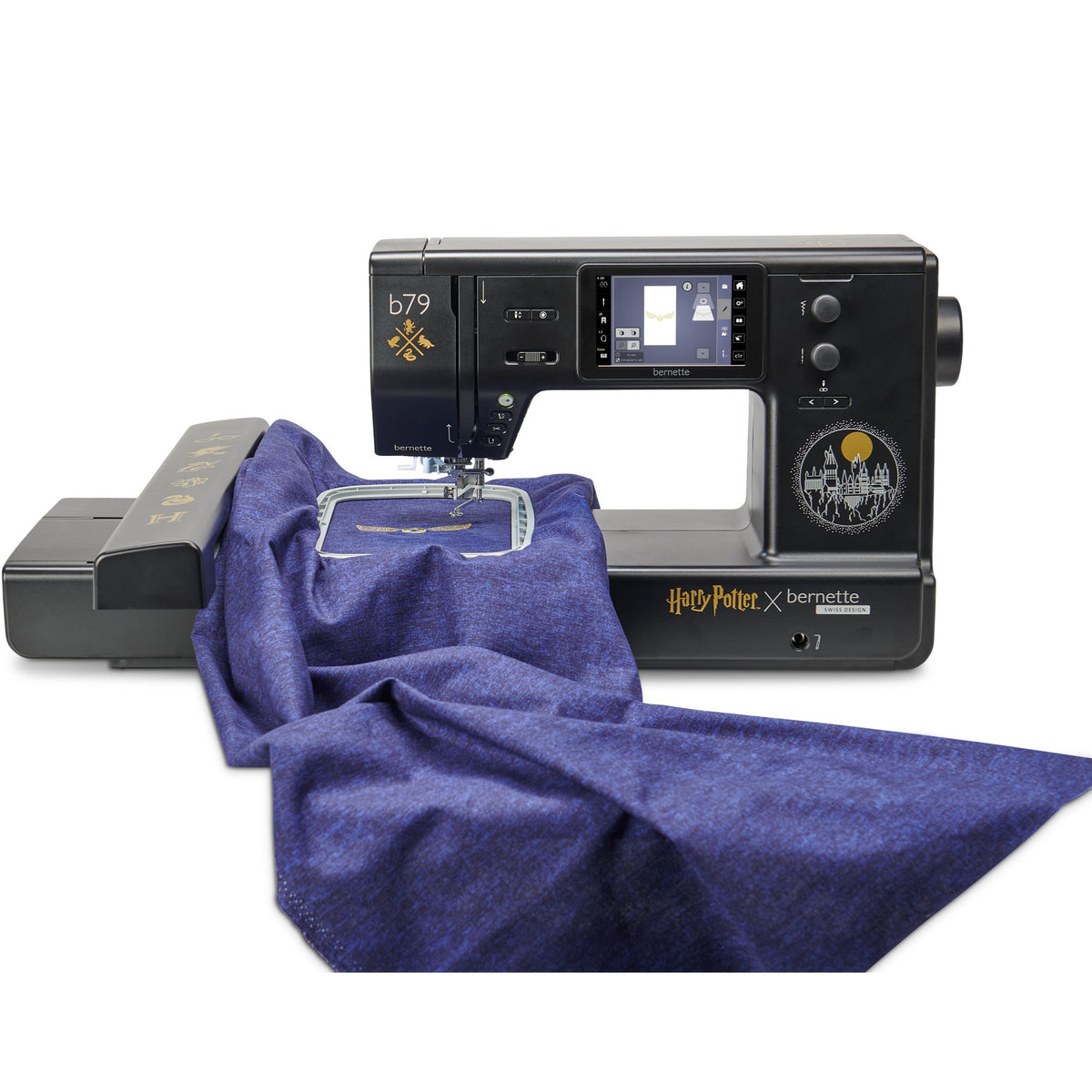bernette 79, macchina da cucire e ricamare "Harry Potter", sarà disponibile a partire da metà aprile circa; ordinatela già ora