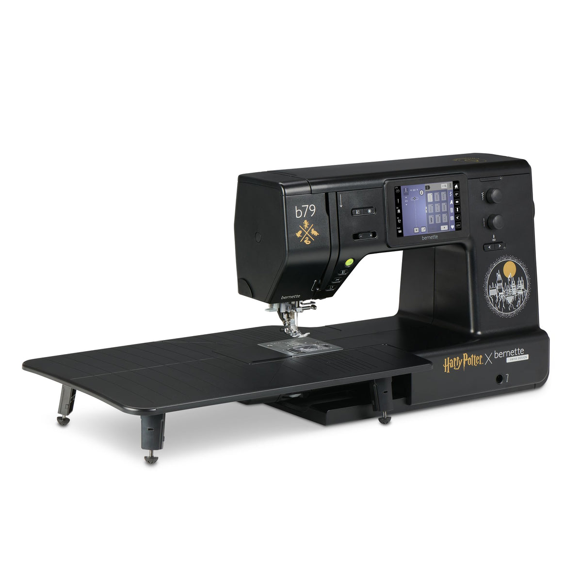 bernette 79, macchina da cucire e ricamare "Harry Potter", sarà disponibile a partire da metà aprile circa; ordinatela già ora