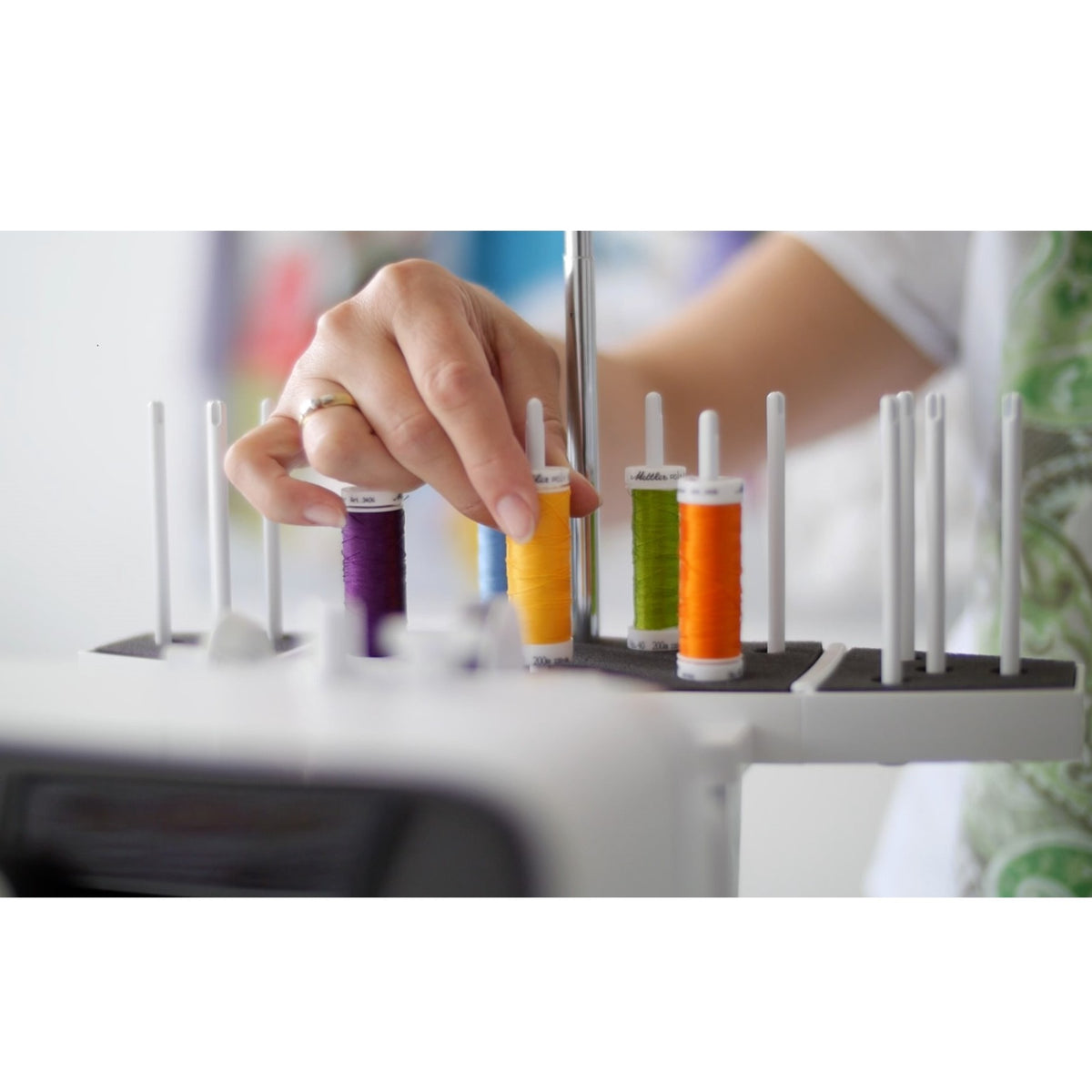 BERNINA Mehrfach-Garnrollenhalter