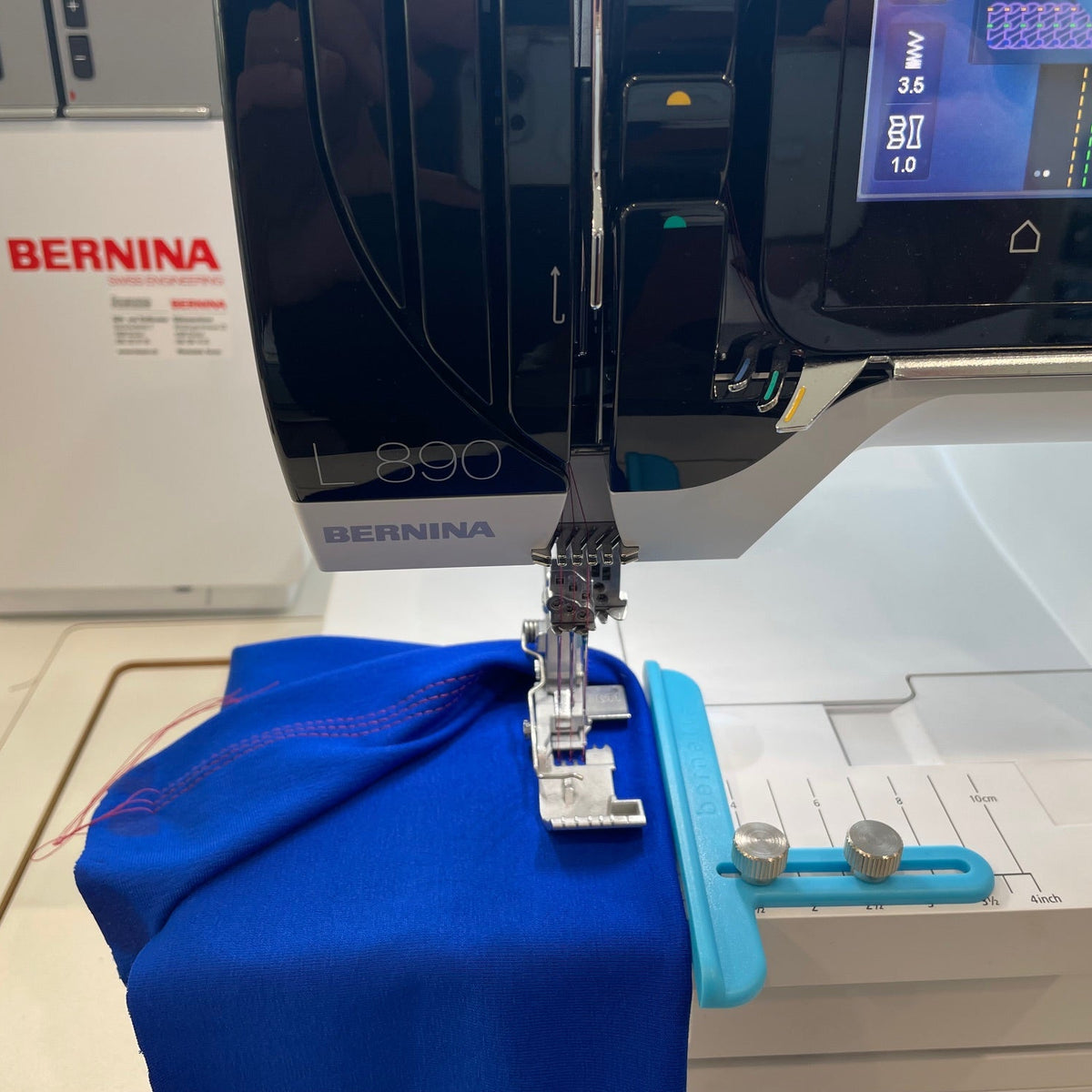 Stoffführung für Cover, Variante für BERNINA Produkte