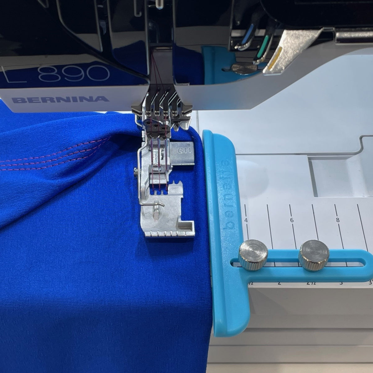 Stoffführung für Cover, Variante für BERNINA Produkte